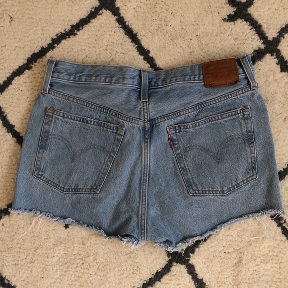 Levi’s 501 Original High Waisted Shorts - Picture 3 of 5